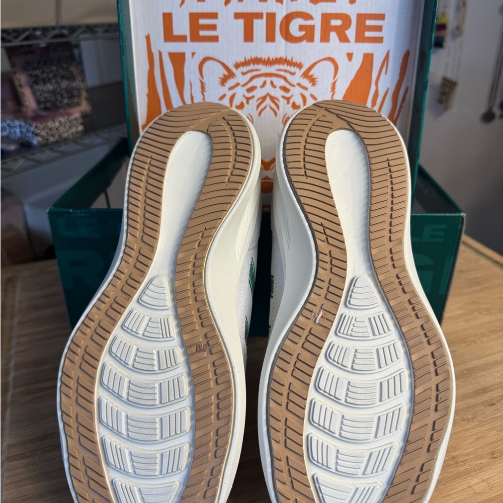 #311: Le Tigre White and Green Men's size8/ Women’s size10 Sneakers - Picture 4 of 5
